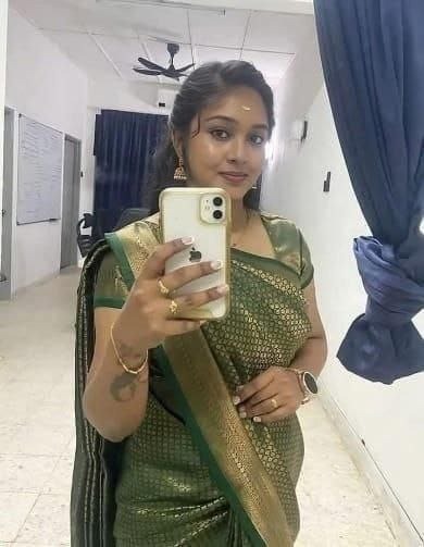 Lucknow Escorts near Sector 15A Market